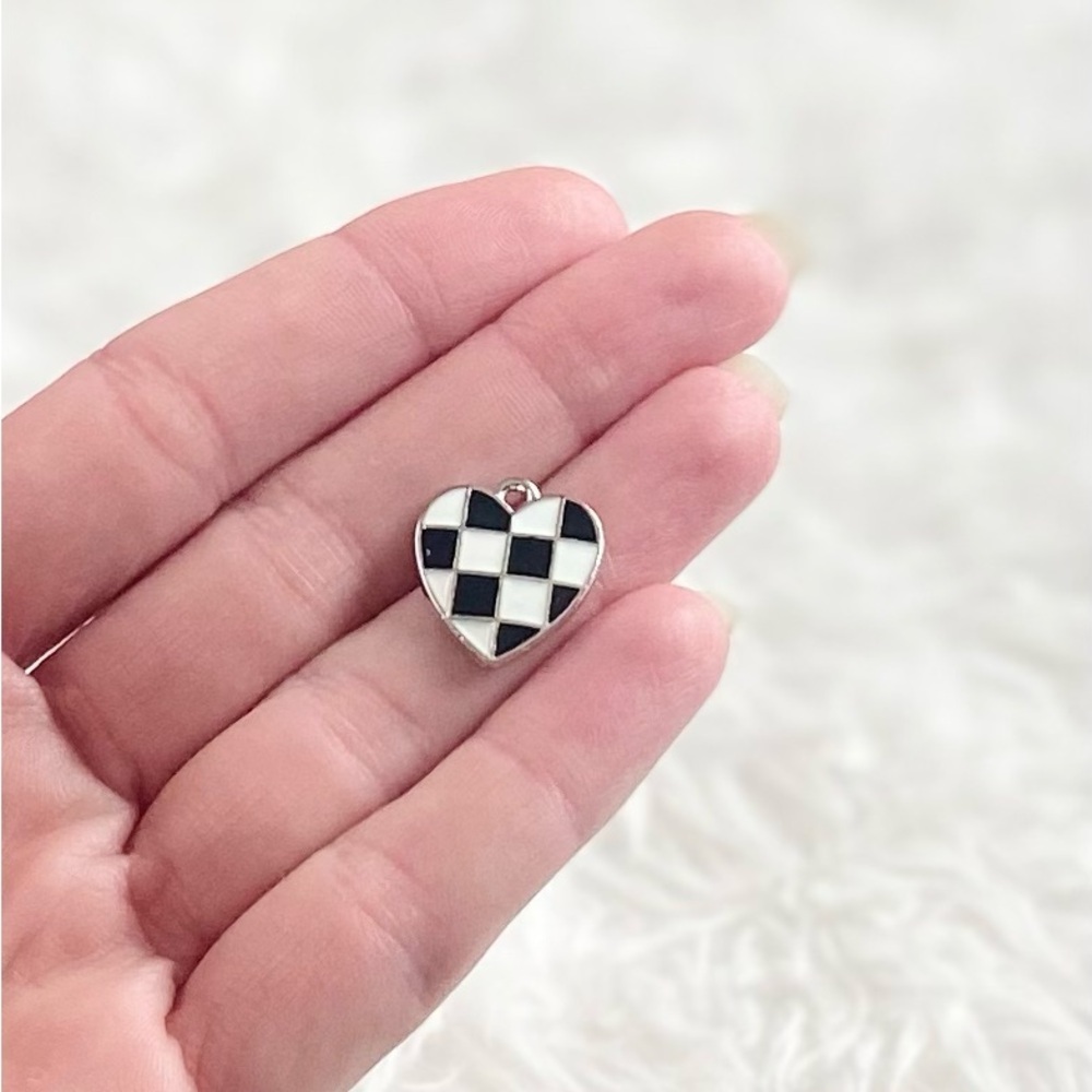 Checkerboard Charm - Picture 3 of 3